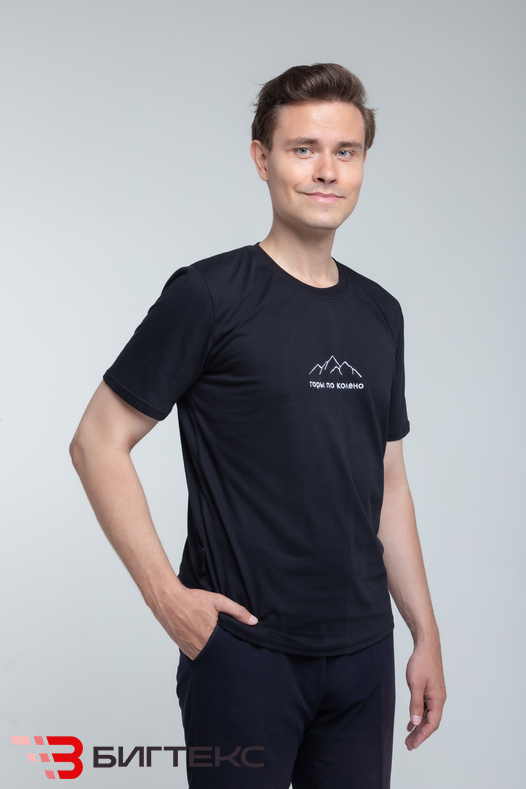 Футболка с вышивкой 